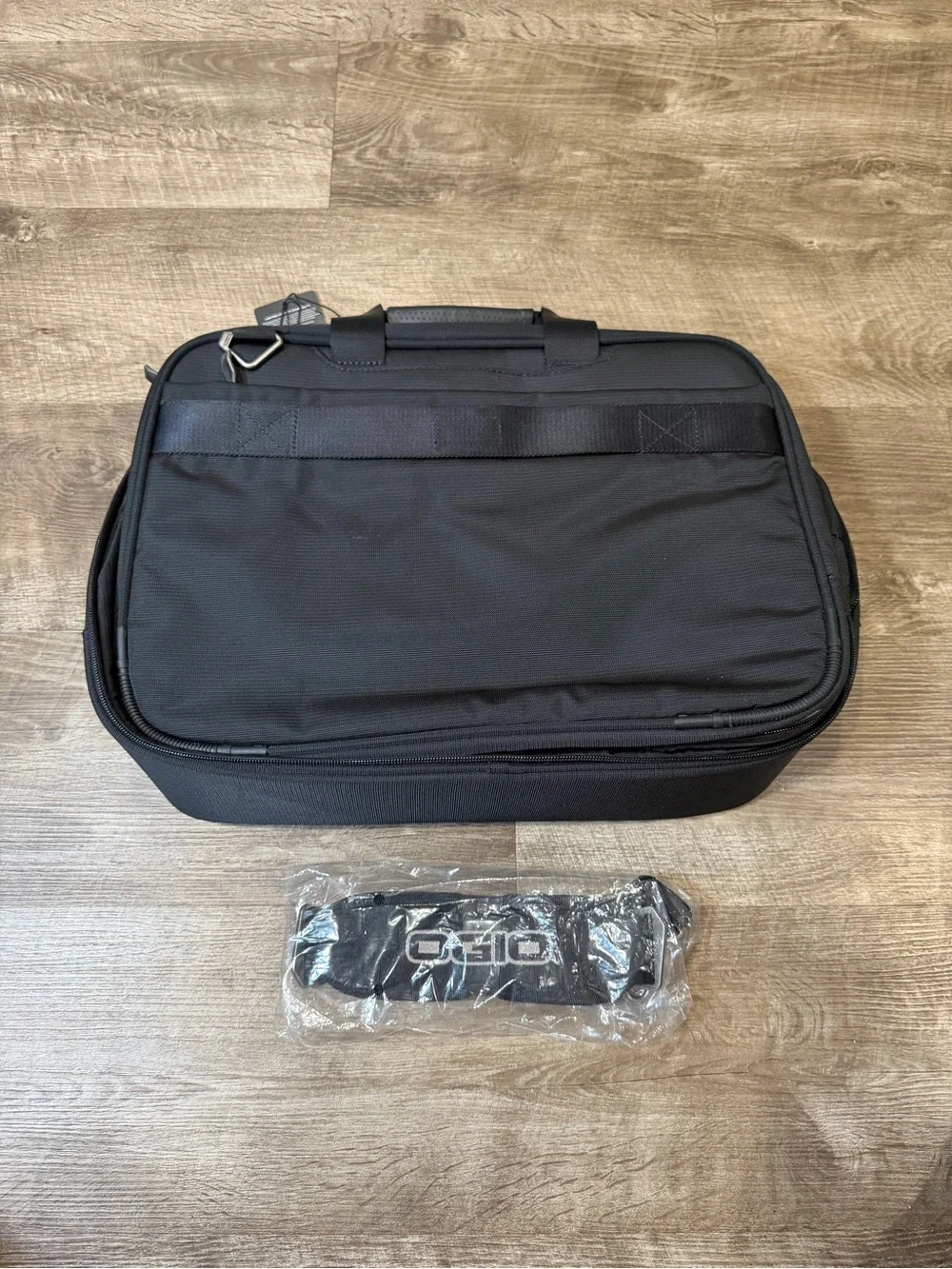 NWT OGIO ELEMENT MESSENGER BAG LOS ANGELES ANGELS OF ANAHEIM MLB
